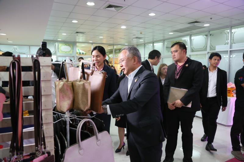 ปลัด พม. เป็นประธา�