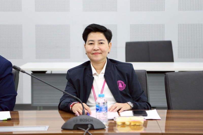 นางจตุพร โรจนพานิ�