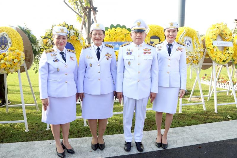 ปลัด พม. พร้อมด้วย�