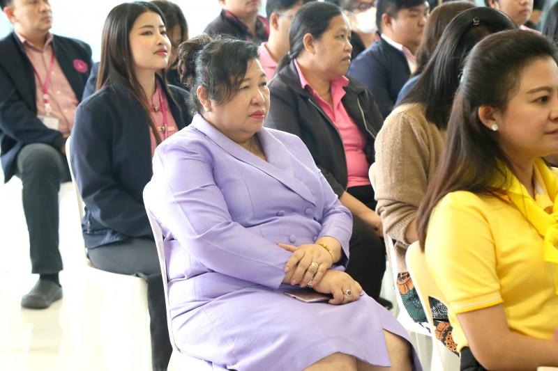 ปลัด พม. เป็นประธา�