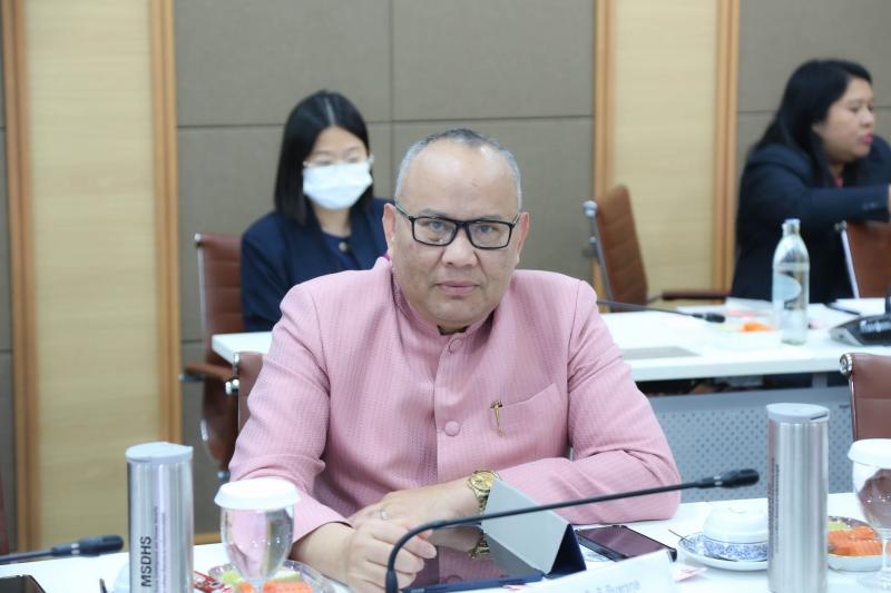 ปลัด พม. เป็นประธา�