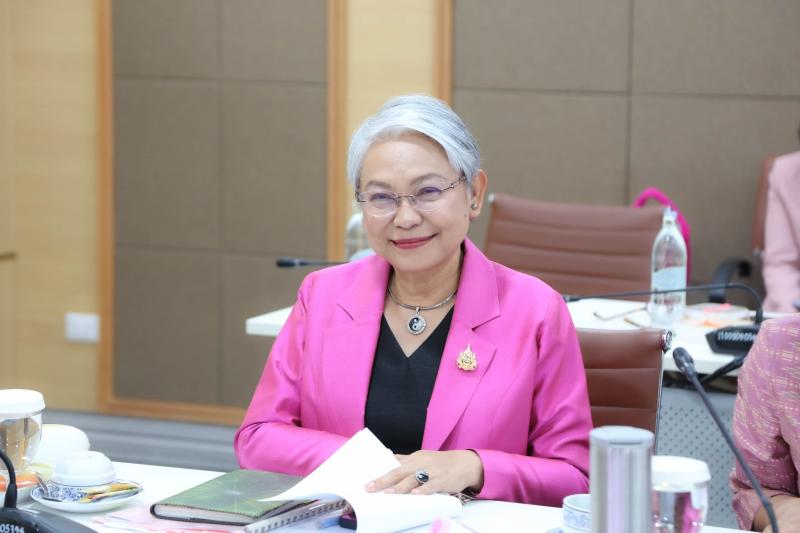 ปลัด พม. เป็นประธา�