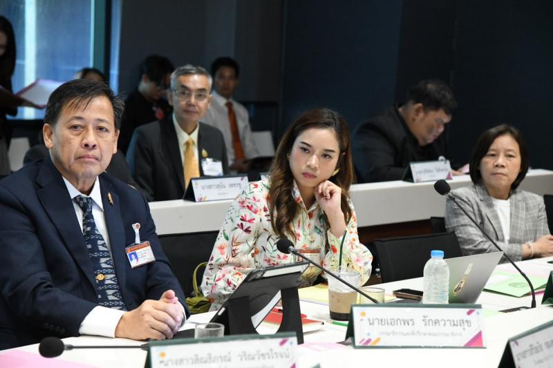 นางสาวสุนีย์ ศรีส�