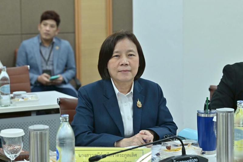 รมว.พม. เป็นประธาน�