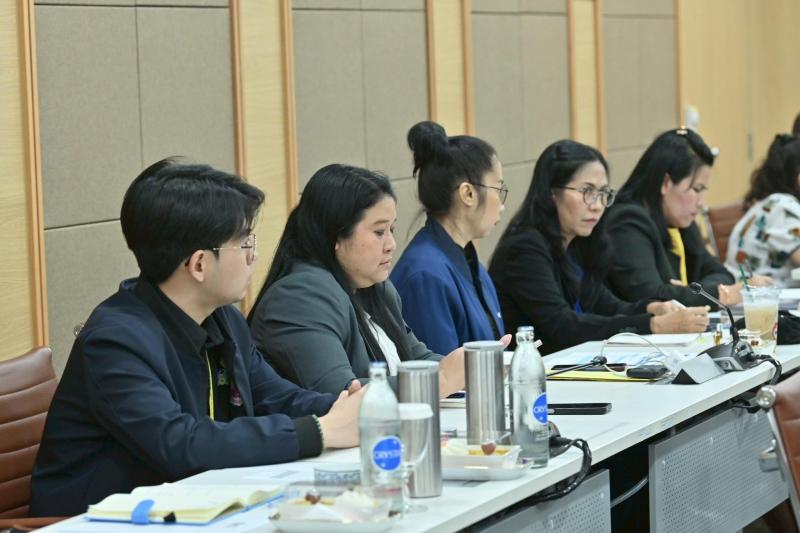 รมว.พม. เป็นประธาน�
