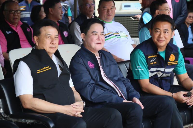 รมว.พม. พร้อมคณะผู�