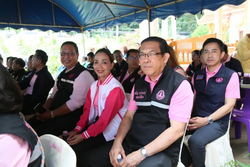 รมว.พม. พร้อมคณะผู�