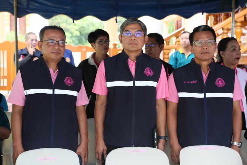 รมว.พม. พร้อมคณะผู�