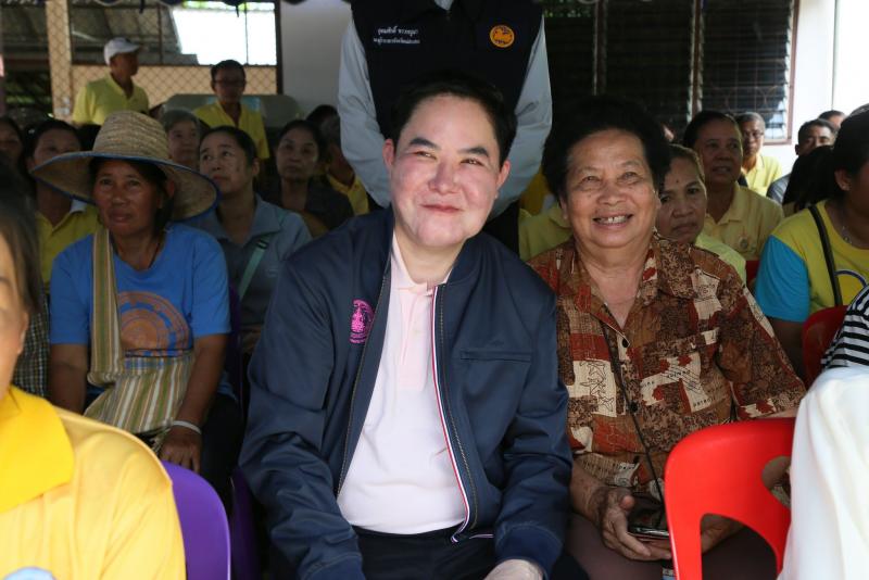 รมว.พม. พร้อมคณะผู�