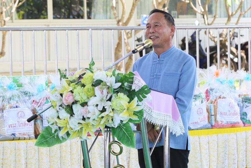 รมว.พม. พร้อมคณะผู�