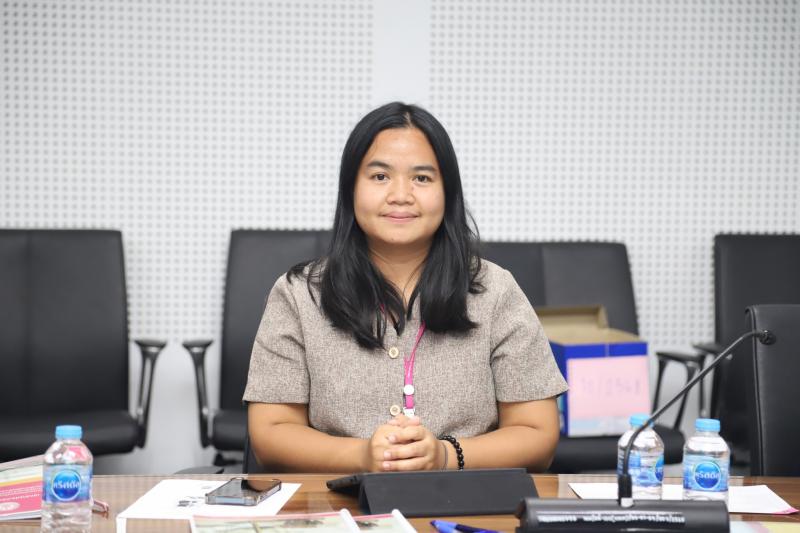 นางจตุพร โรจนพานิ�