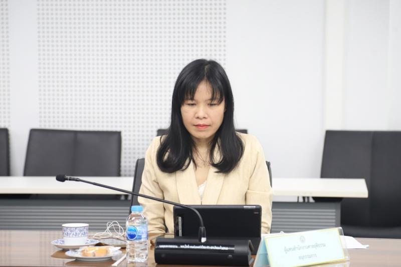 นางจตุพร โรจนพานิ�