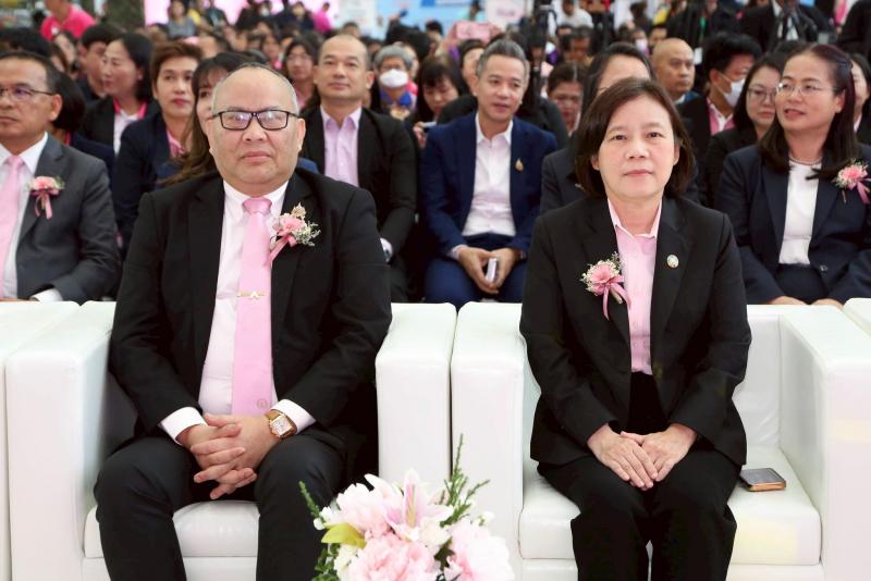 รมว.พม. เป็นประธาน�