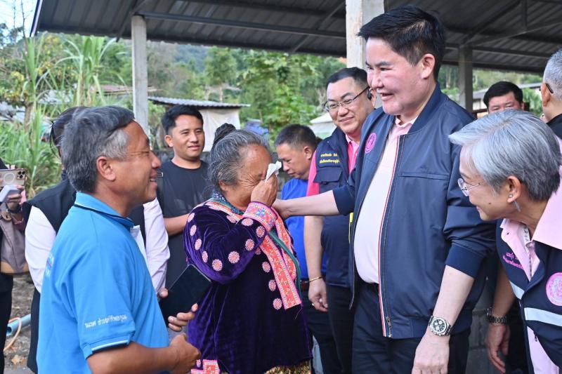 อัครา นำทีม พม.ใกล�