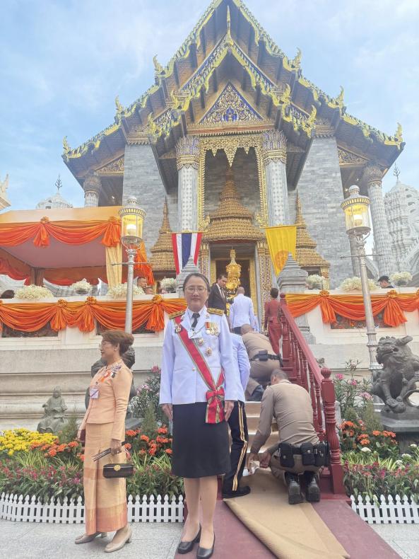 นางสาวนภาพร  เมฆาผ