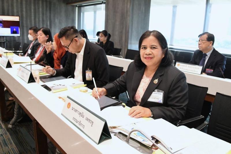 างสาวสุนีย์ ศรีสง�