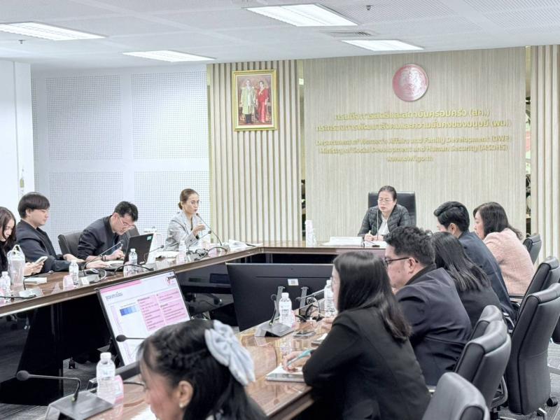 นางเตือนใจ คงสมบั�
