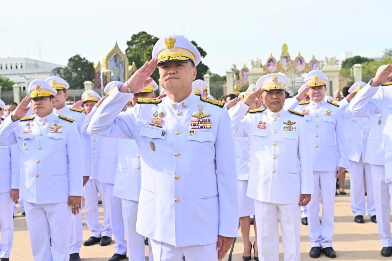 นายอัครา พรหมเผ่า 