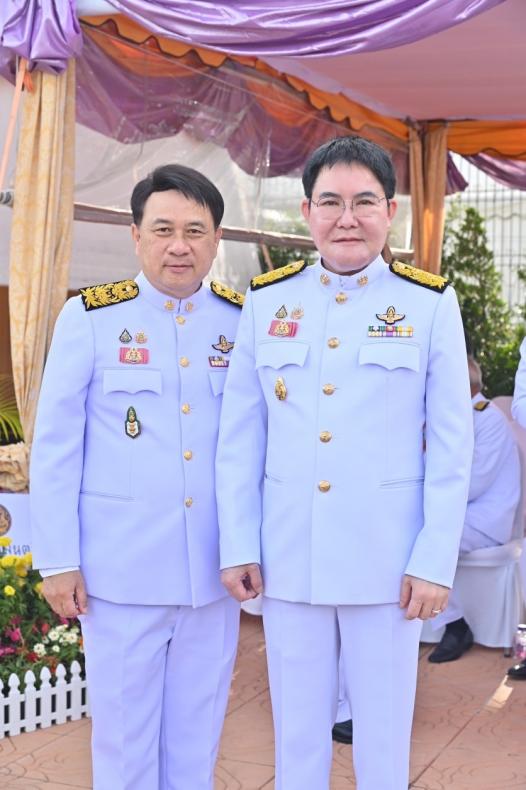 นายอัครา พรหมเผ่า 