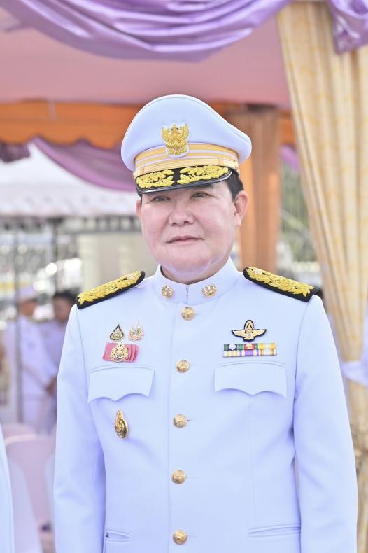 นายอัครา พรหมเผ่า 