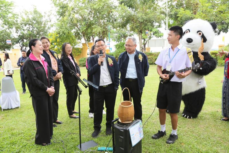 ปลัด พม. ร่วมประชุ�