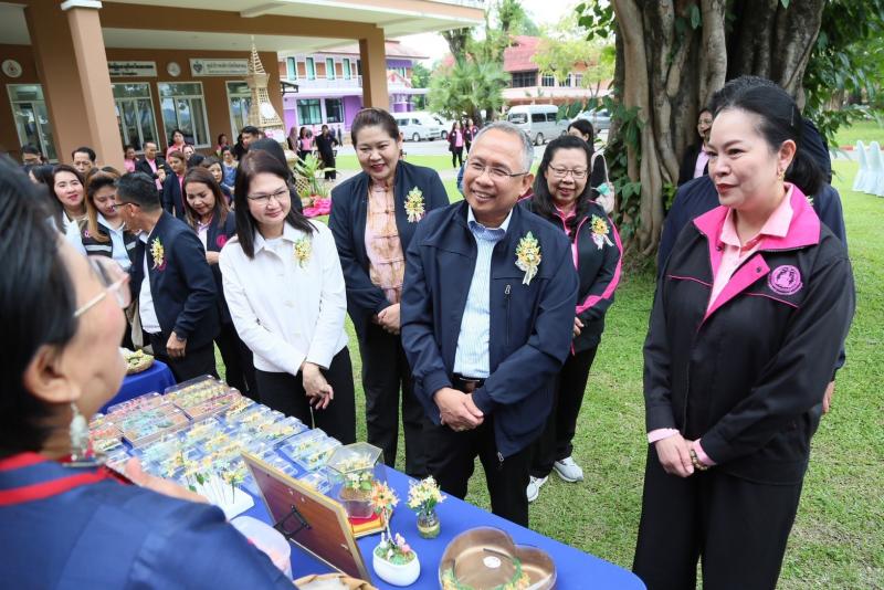 ปลัด พม. ร่วมประชุ�