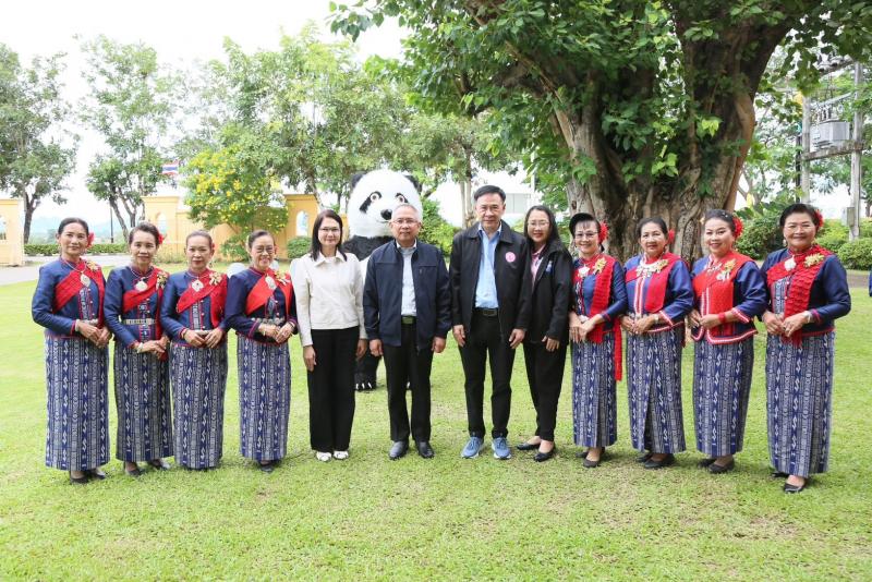 ปลัด พม. ร่วมประชุ�