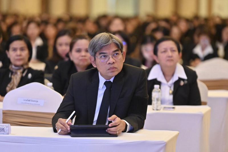รมว.พม. มอบแนวทางก�