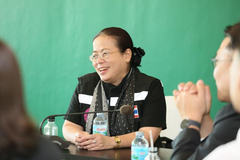นางเตือนใจ คงสมบั�