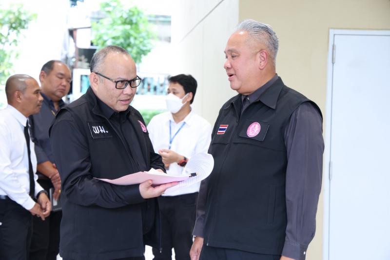 นายกองตรี ดร.ธนกฤต