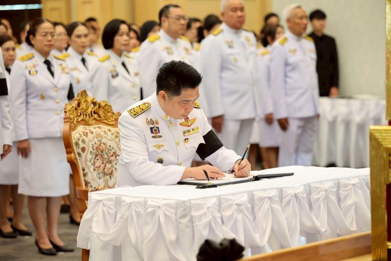 รมว.พม. เป็นประธาน�