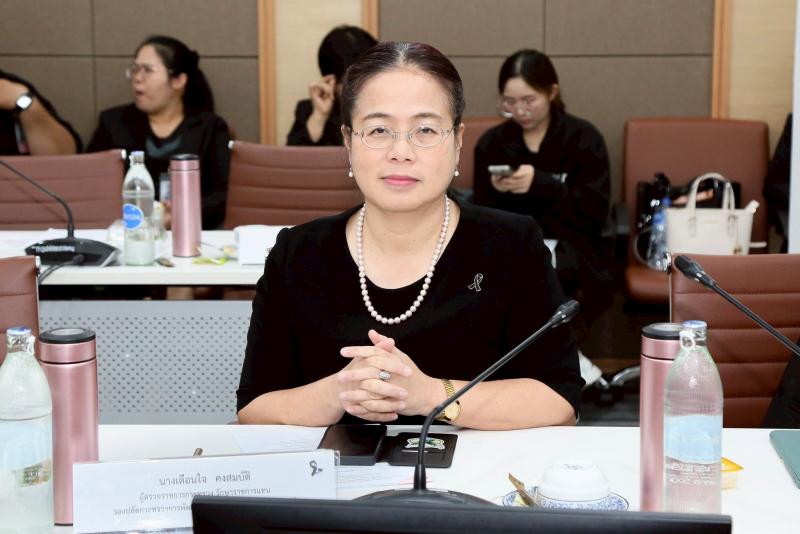 รมว.พม. เป็นประธาน�