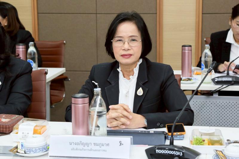 รมว.พม. เป็นประธาน�