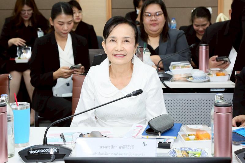 รมว.พม. เป็นประธาน�