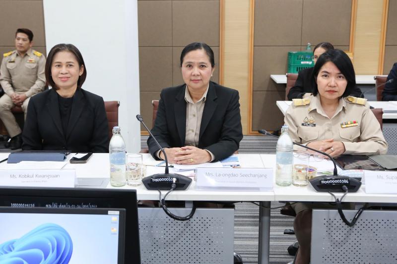 นางสาวสุนีย์ ศรีส�