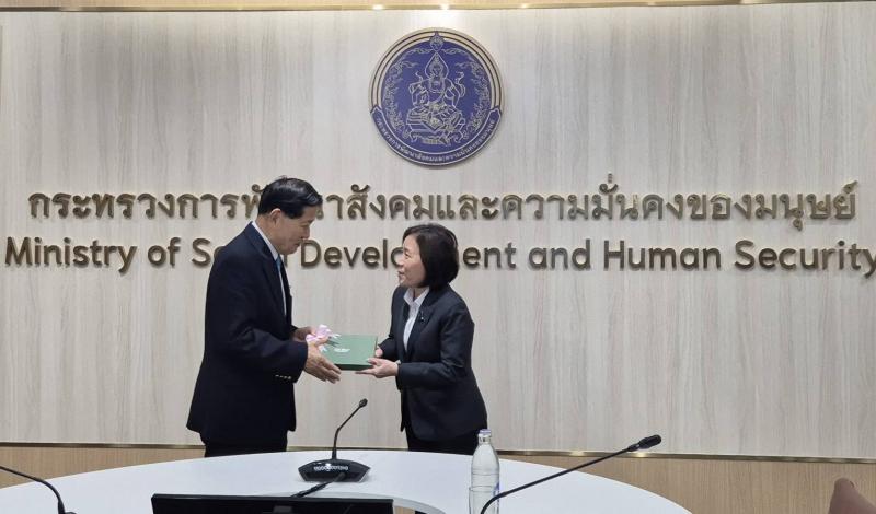 นางสาวสุนีย์ ศรีส�