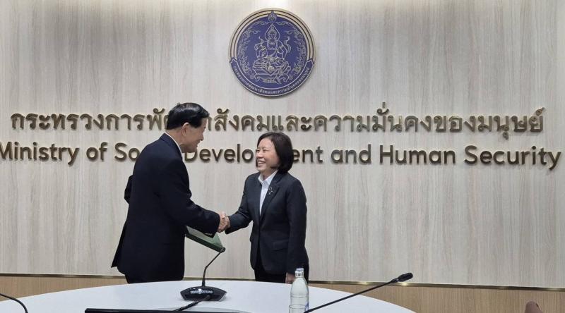นางสาวสุนีย์ ศรีส�