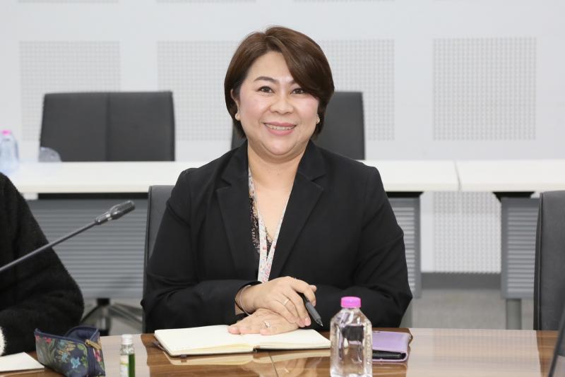 นางเตือนใจ คงสมบั�