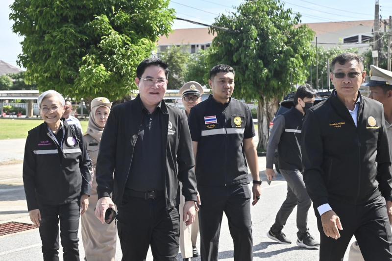 รมว.พม. ร่วมกับ ร้อ�