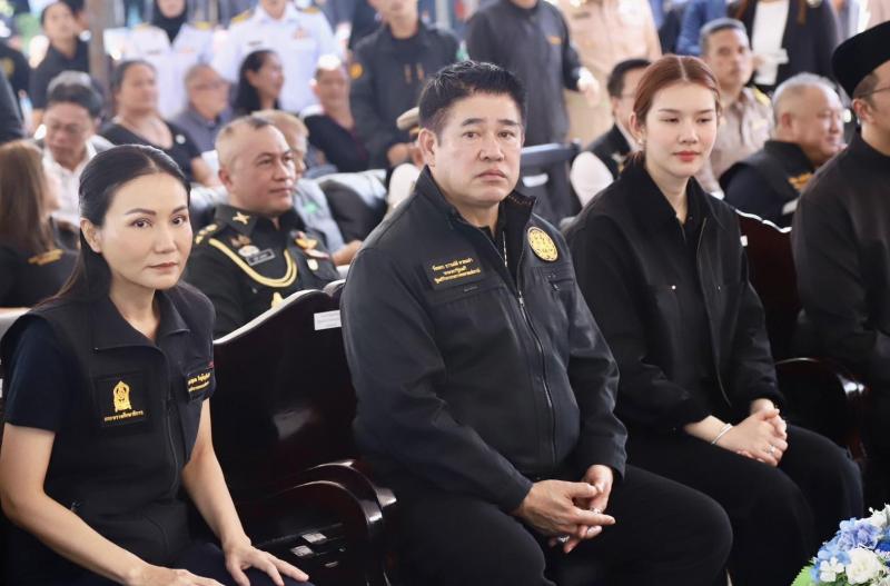 รมว.พม. ร่วมกับ ร้อ�
