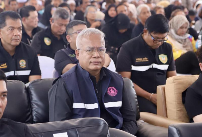 รมว.พม. ร่วมกับ ร้อ�