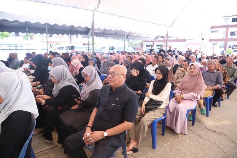 รมว.พม. ร่วมกับ ร้อ�