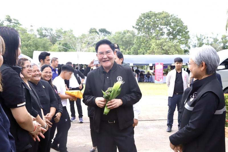 รมว.พม. นำคณะผู้บร�
