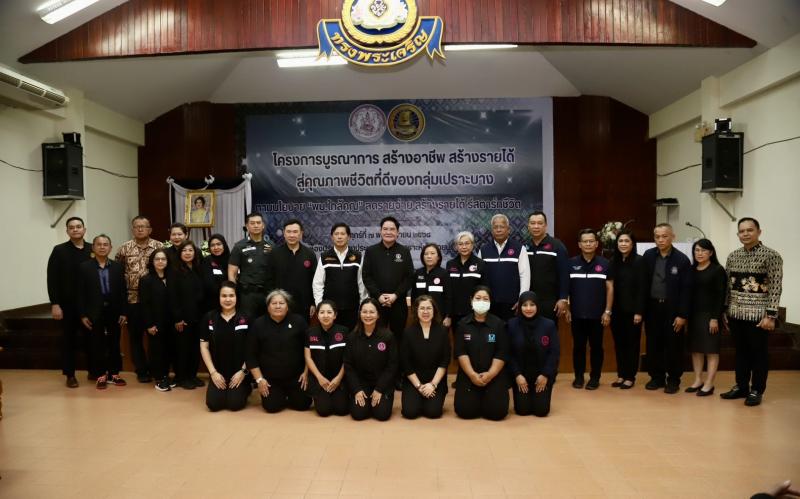 รมว.พม. นำคณะผู้บร�