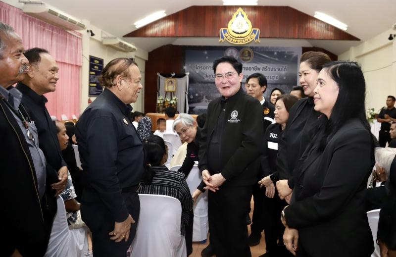 รมว.พม. นำคณะผู้บร�