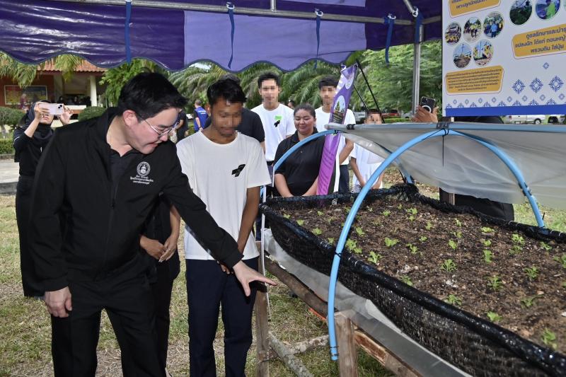 รมว.พม. นำคณะผู้บร�