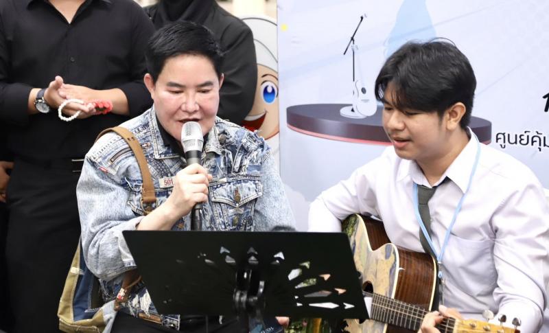 รมว.พม. ร่วมกับ ร้อ�