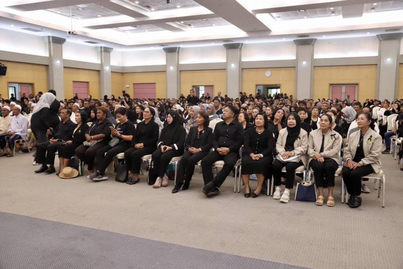 รมว.พม. ร่วมกับ ร้อ�