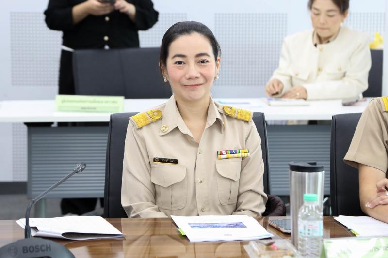 นางอัจฉริยา ทวีสุ�
