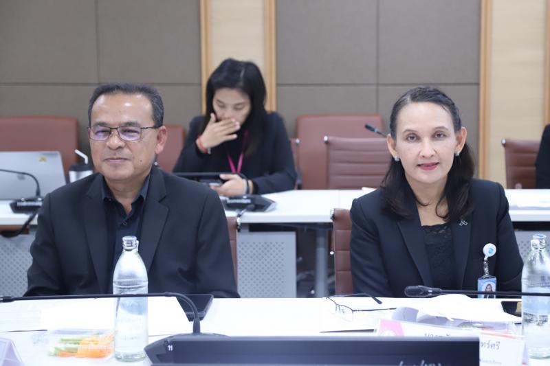 นางเตือนใจ คงสมบั�